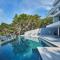 Fabulous Villa Sansarea with a pool near the sea