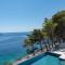 Fabulous Villa Sansarea with a pool near the sea