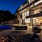 Fabulous Villa Sansarea with a pool near the sea