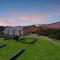 Unique and Modern Farm Stay with Pool and Foosball and Yard - Buninyong