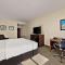 Comfort Inn & Suites Airport Convention Center