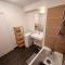 Appt 2 chambres au calme - jardin privé - Metro D, Eurexpo, Groupama Stadium