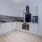 Stunning Three Bedroom Townhouse In The Jewellery Quarter, Birmingham City Centre Sleeps 5- Free Parking