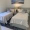 AAA - Marco Island Luxury Home, Walk To The Beach.