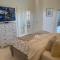 AAA - Marco Island Luxury Home, Walk To The Beach.