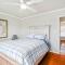 Fantastic Cottage with big backyard near the city