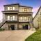 Nash House & Bars of Broadway with Hot Tub, Rooftop Bar and Views! 8min Downtown! Sleeps 12! - Nashville