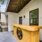 Nash House & Bars of Broadway with Hot Tub, Rooftop Bar and Views! 8min Downtown! Sleeps 12! - Nashville