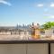 Jack Daniels House with Rooftop Golf, City views! 8min to Whiskey Row! Sleeps 10! - Nashville