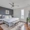 Whiskey House with Rooftop Golf, City views! 8min to Downtown! Sleeps 9!