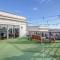 Jack Daniels House with Rooftop Golf, City views! 8min to Whiskey Row! Sleeps 10! - Nashville