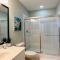 Amazing & Spacious Top Floor Condo with Bay View!