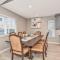 Spacious 4 bedrooms, 2 bathroom house with pool - ميرامار