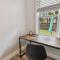 Chic & Cozy 3 Bed/2 Bath House Near Beaches