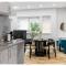 Luxe and Modern Studio- Sleeps Three - Londýn