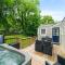 Next to Expo, 5 beds, Hot-tub, corn hole, pets!