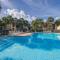 Ocean Gallery Condo, 3 minutes walk, Pool view