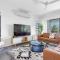Trinity Beach 4BR Modern Getaway with Spa, Pet Friendly