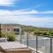 Caves Beach suite with beach location and Pet friendly