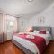 Villa Eufemia near Poreč with large garden and outdoor playground for kids - Пореч