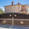 Villa Javor near Pula only 1 km from the beach with sea view and heated pool - Peruški