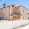 Villa Javor near Pula only 1 km from the beach with sea view and heated pool - Peruški