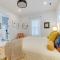 about 1 Mi to Dtwn Wilmington Home with Patio! - ويلمنجتون