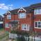 Comfortable stylish Townhouse in Ashford sleeps 5 Netflix 2 Parking spaces Perfect for Contractors and Families