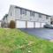 Welcoming Condo in Davenport Central Location!