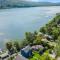 Luxury Lake Oasis ~ Hot Tub ~ Stunning Views ~ Bar - Greenwood Lake