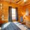 Blue Ridge Retreat with Hot Tub and Mountain Views!