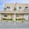 1-Bed self contained Apartment in Noord with Pool