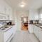 Central Rapid City Home with Sunroom and Fireplace! - 拉皮德城
