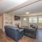Lakeviews, big yard/deck, minutes to Silver Star/Golf/Wineries.