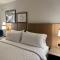 Staybridge Suites Milwaukee West-Oconomowoc by IHG - Oconomowoc