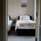 Family & Business Stays In RG2 - Sleeps Up to 12! - 雷丁