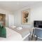 Cosmopolitan Living: Upscale 1BR Gem in Beckenham - بيكنهام