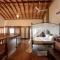 Pearl Divers Beachfront Apartment