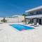 Modern villa Casa Storija with pool in Novigrad