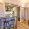 Sullys Cove, stylish apartment near Southwold Pier
