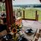 Fibden Farm Glamping - Luxury Safari Lodge - Droitwich Spa