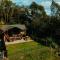 Fibden Farm Glamping - Luxury Safari Lodge - Droitwich Spa