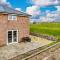 3 Bed in Newport 90246