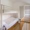 3 Bed in Newport 90253