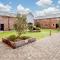 2 Bed in Newport 90243