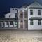64 ZENJ HOUSE Luxury AIRPORT HOTEL