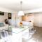 Suitur beachfront apartment Roc de Sant Gaietà