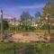 The Luxe/Hot Tub/ Putt Putt/10 Mins Shaker Village