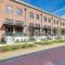 Luxe Savannah Townhome 1 Mi to Historic District - Savannah