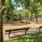 Union Pines in Salt Lake with Hot Tub and Deck - ميدفال